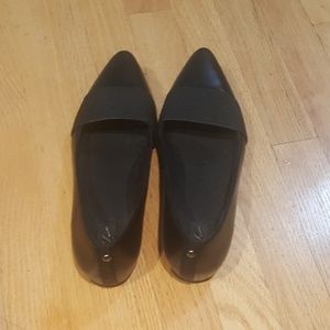 Simply Vera Wang Black Flats